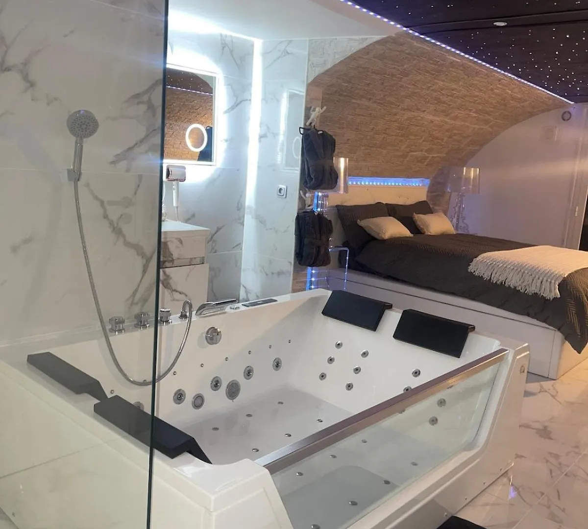 Love Room , Nice Room Frankreich